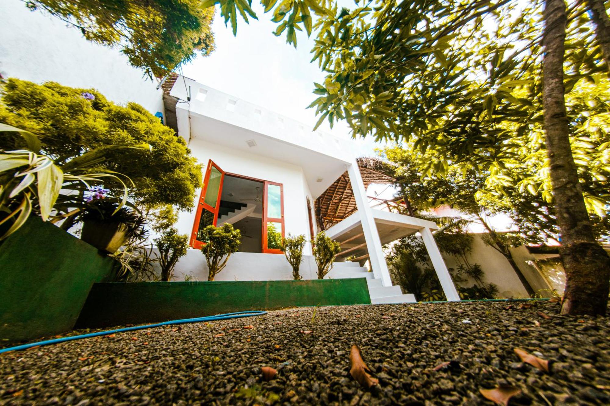 Blue Berry Villa Hikkaduwa Dış mekan fotoğraf